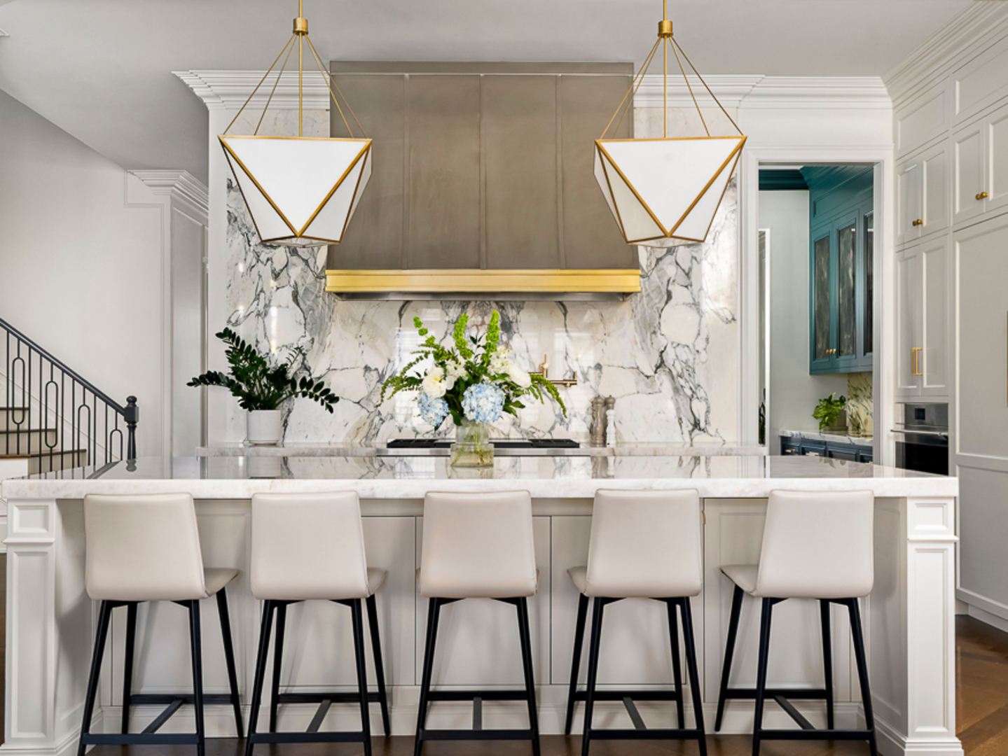 Chicago, Illinois 60618, United States, 8 Bedrooms Bedrooms, ,6 BathroomsBathrooms,Residential,Active,254077