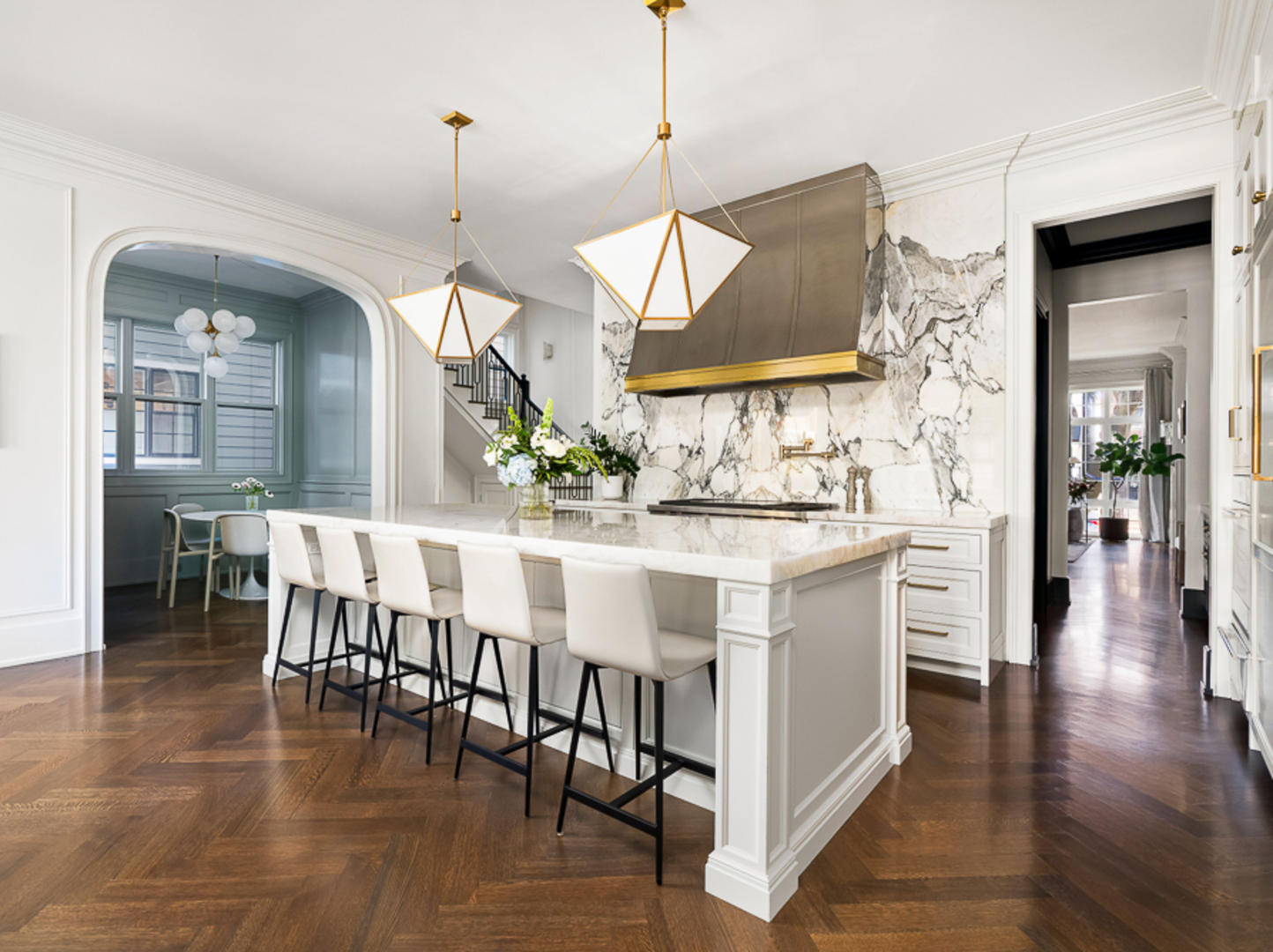 Chicago, Illinois 60618, United States, 8 Bedrooms Bedrooms, ,6 BathroomsBathrooms,Residential,Active,254077