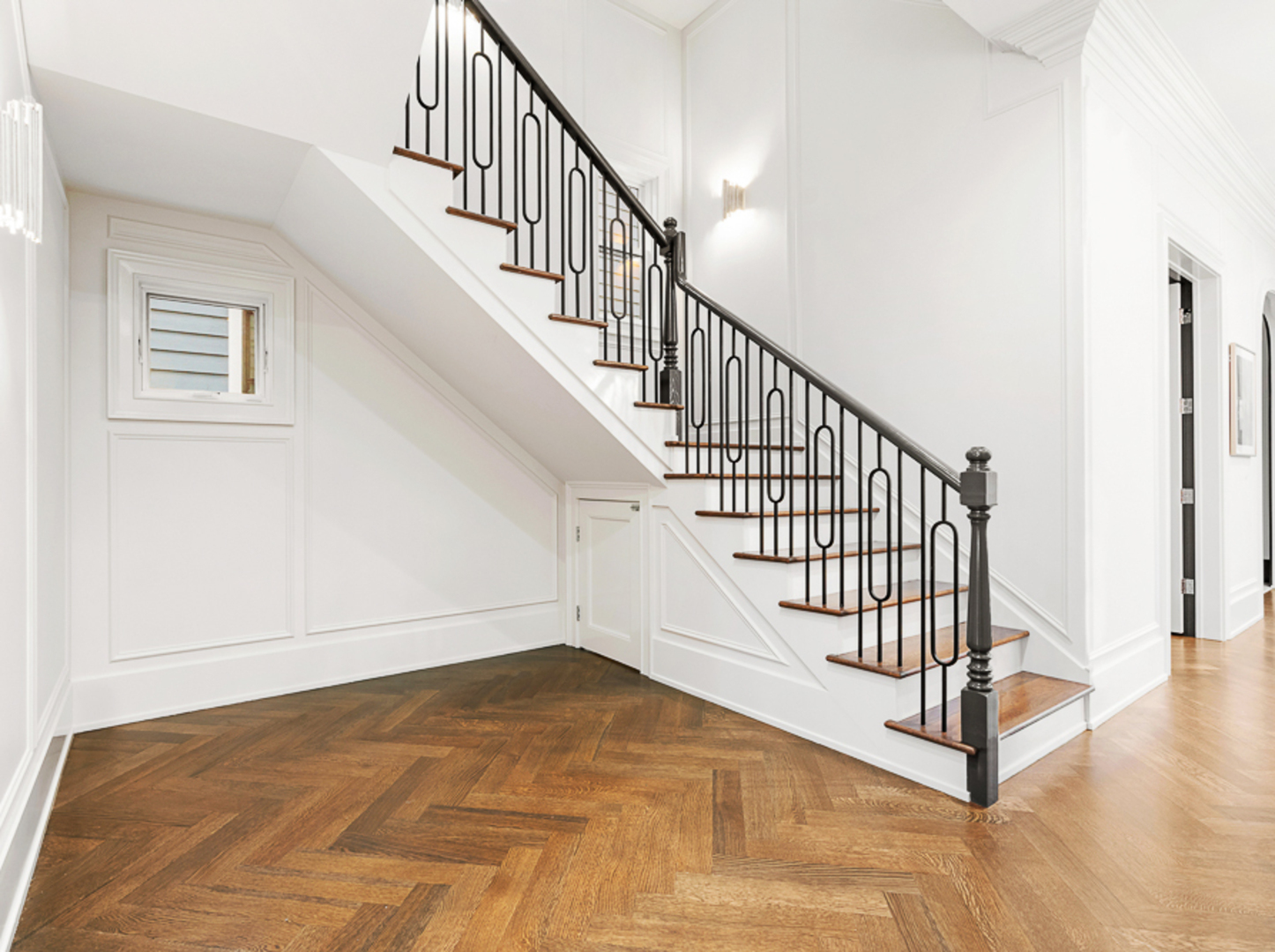 Chicago, Illinois 60618, United States, 8 Bedrooms Bedrooms, ,6 BathroomsBathrooms,Residential,Active,254077