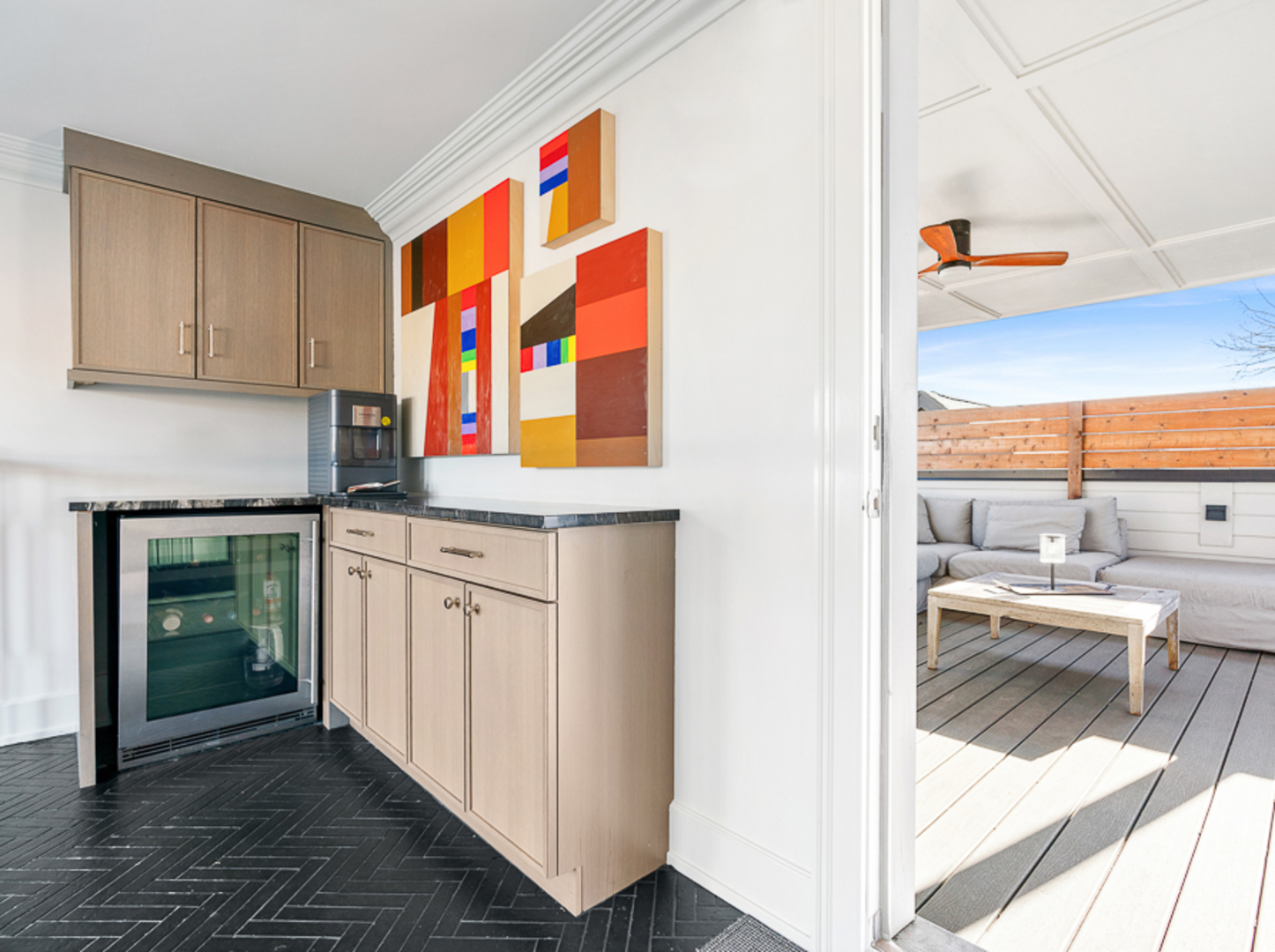 Chicago, Illinois 60618, United States, 8 Bedrooms Bedrooms, ,6 BathroomsBathrooms,Residential,Active,254077