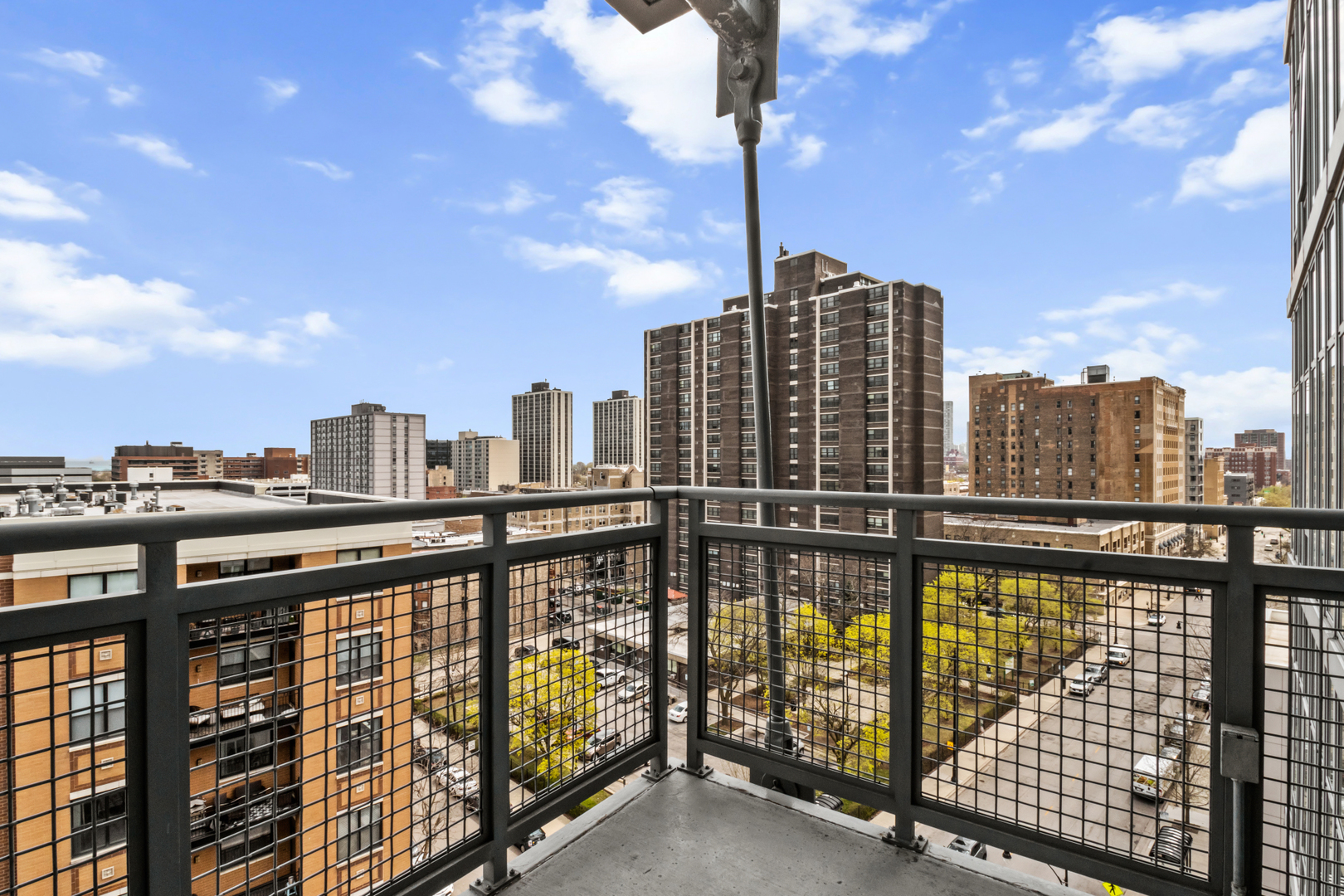 1000 W Leland Street 9B