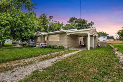 Tiny photo for 906 E Newkirk Street, Tuscola, IL 61953 (MLS # 12695129)