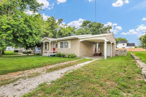 Tiny photo for 906 E Newkirk Street, Tuscola, IL 61953 (MLS # 12695129)