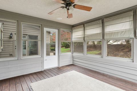 Tiny photo for 2321 Courtland Court, Aurora, IL 60502 (MLS # 12605712)