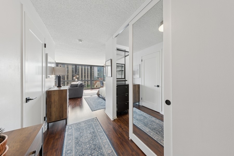 1122 N Clark Street 1002