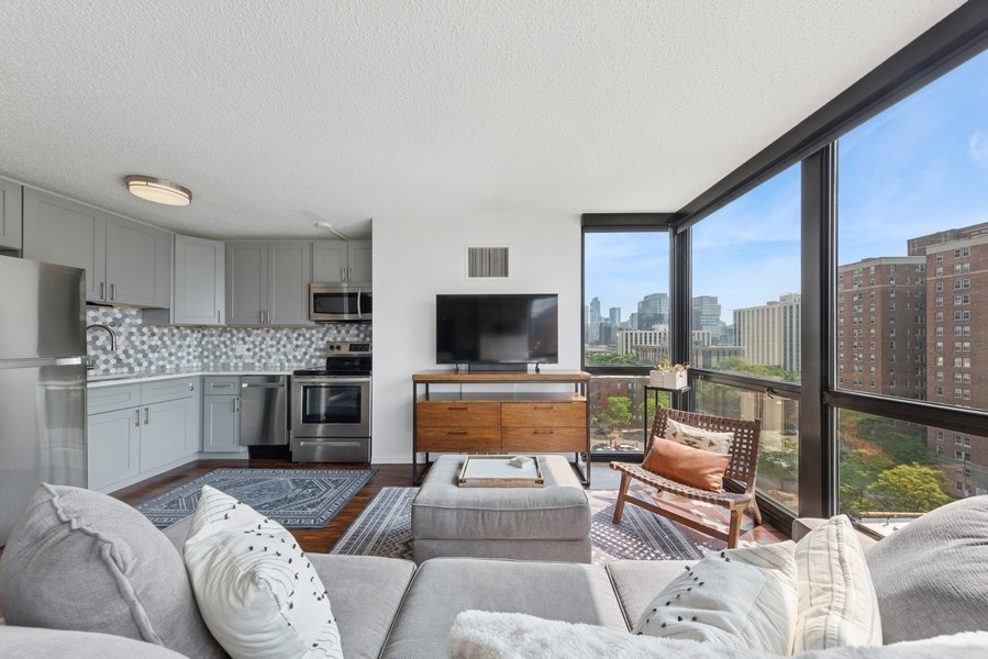 1122 N Clark Street 1002