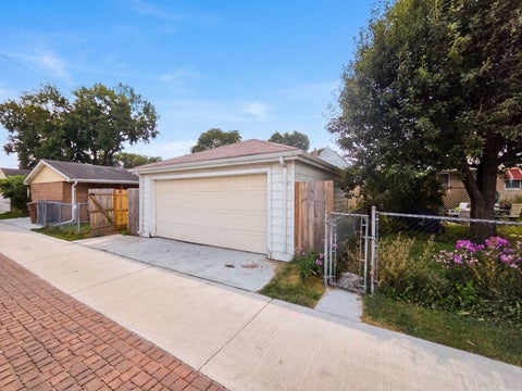 Tiny photo for 2339 Northgate Avenue, Riverside, IL 60546 (MLS # 12752904)