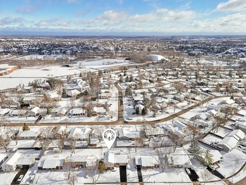 Tiny photo for 810 Silver Rock Lane, Buffalo Grove, IL 60089 (MLS # 12593508)