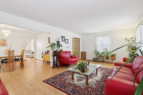 Tiny photo for 810 Silver Rock Lane, Buffalo Grove, IL 60089 (MLS # 12593508)