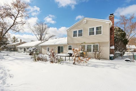 Tiny photo for 810 Silver Rock Lane, Buffalo Grove, IL 60089 (MLS # 12593508)