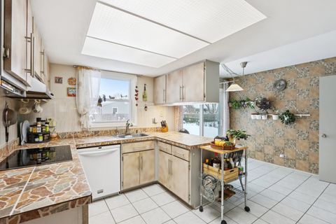 Tiny photo for 810 Silver Rock Lane, Buffalo Grove, IL 60089 (MLS # 12593508)