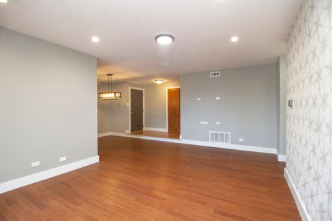 Tiny photo for 18079 Live Oak Court #1616, Tinley Park, IL 60477 (MLS # 12610101)