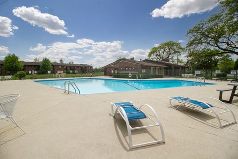 Tiny photo for 18079 Live Oak Court #1616, Tinley Park, IL 60477 (MLS # 12610101)