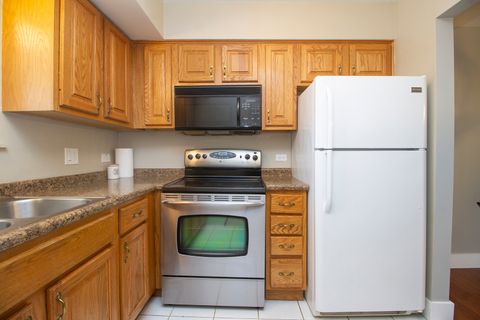 Tiny photo for 18079 Live Oak Court #1616, Tinley Park, IL 60477 (MLS # 12610101)