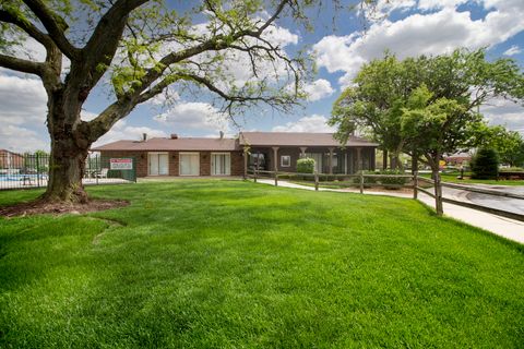 Tiny photo for 18079 Live Oak Court #1616, Tinley Park, IL 60477 (MLS # 12610101)