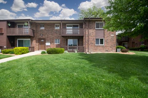 Photo of 18079 Live Oak Court #1616, Tinley Park, IL 60477 (MLS # 12610101)