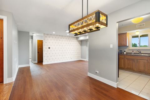 Tiny photo for 18079 Live Oak Court #1616, Tinley Park, IL 60477 (MLS # 12610101)