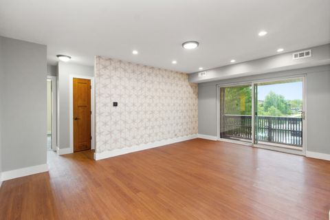 Tiny photo for 18079 Live Oak Court #1616, Tinley Park, IL 60477 (MLS # 12610101)