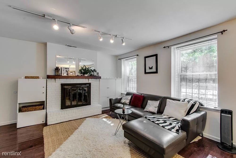 1011 N La Salle Drive 1W