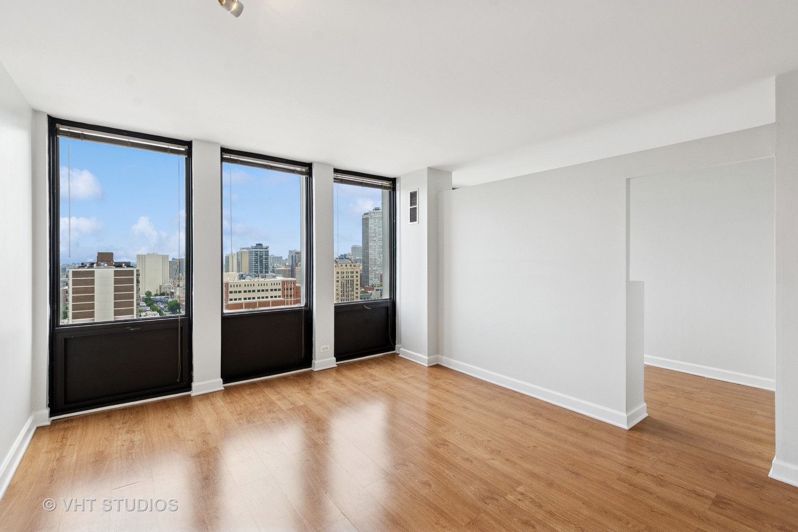 444 W Fullerton Parkway 1702