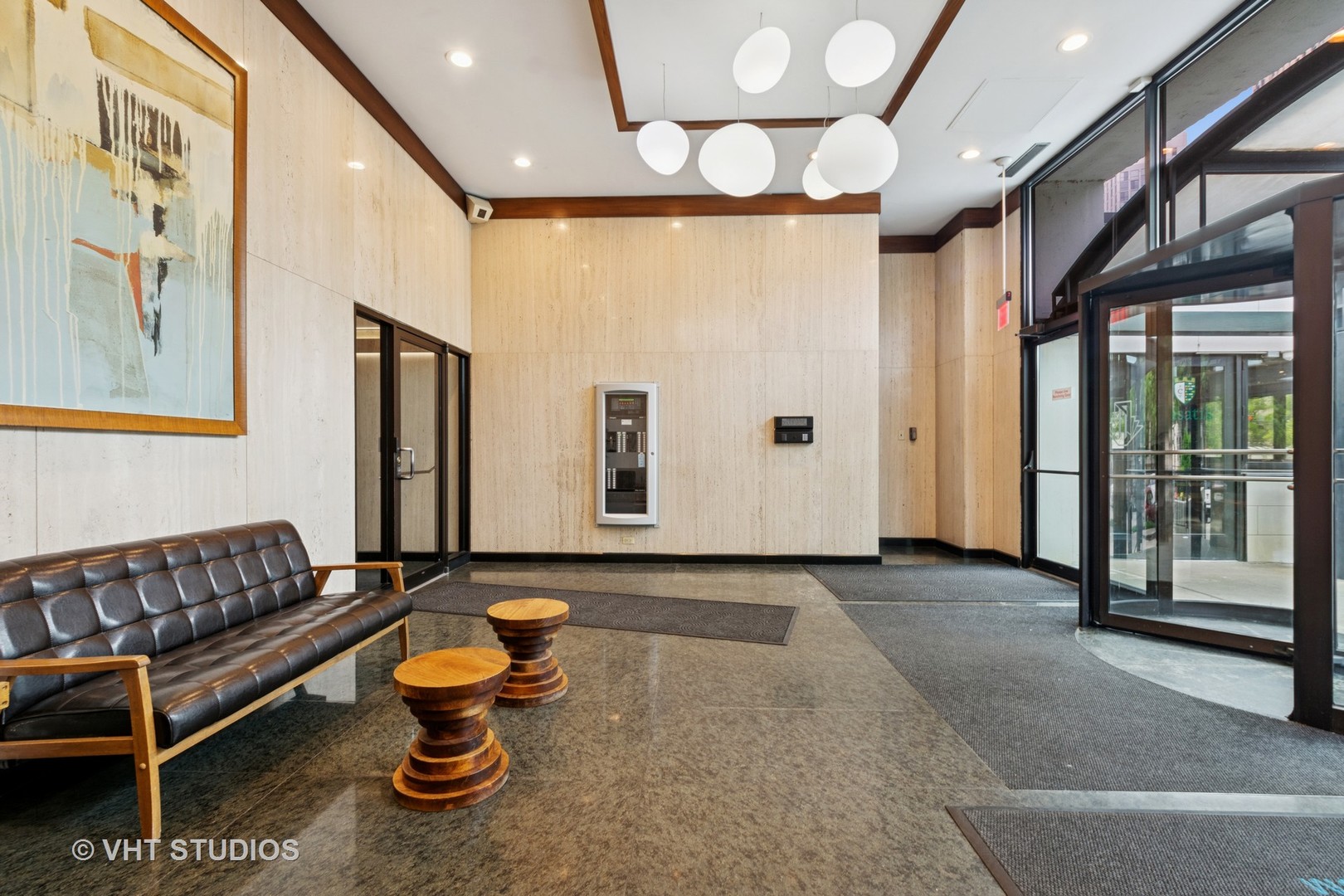 444 W Fullerton Parkway 1702