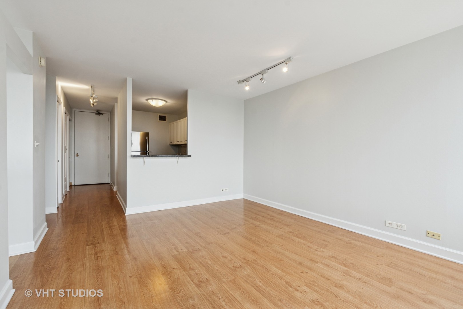 444 W Fullerton Parkway 1702