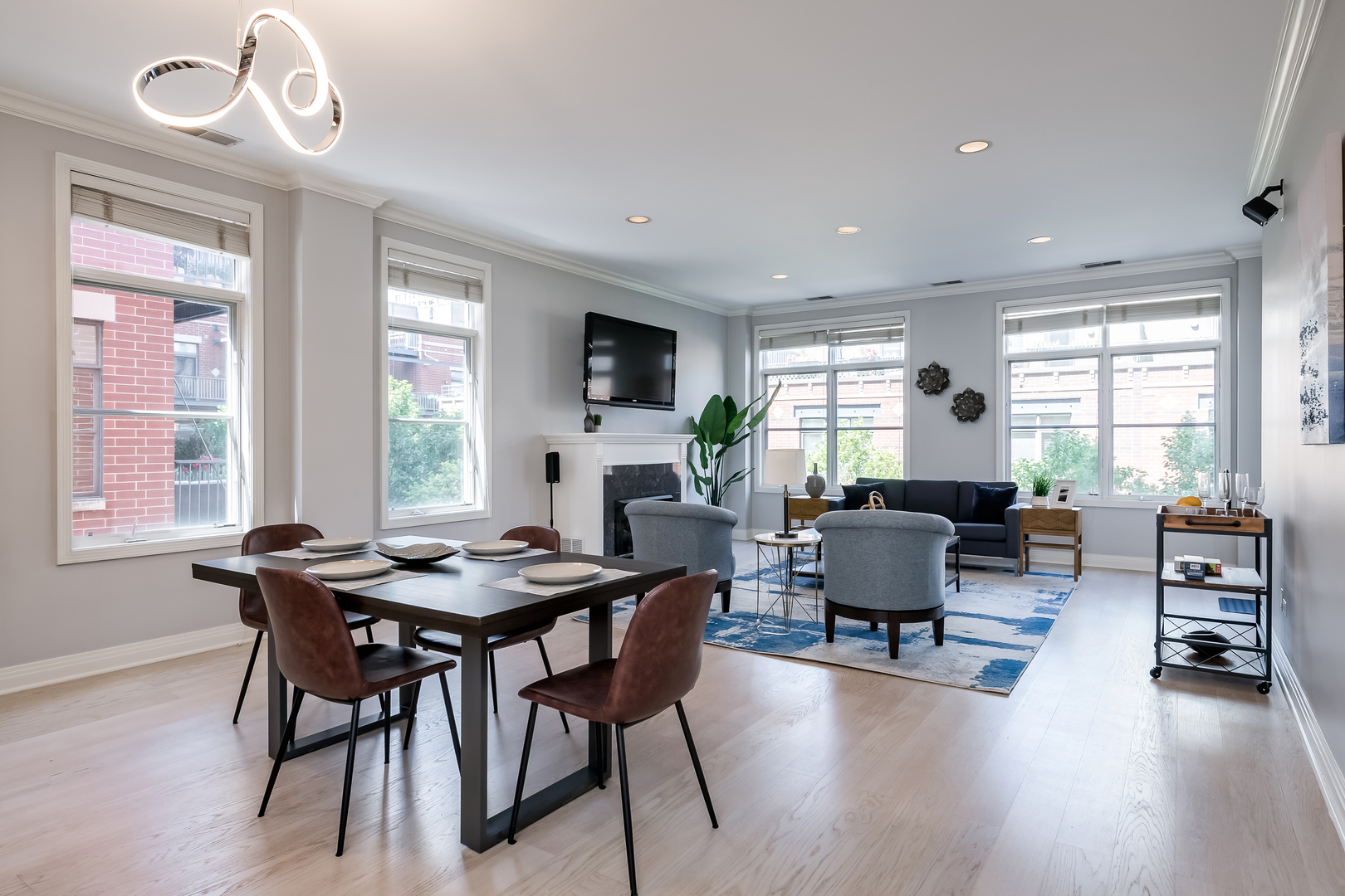 550 W Fulton Street 301