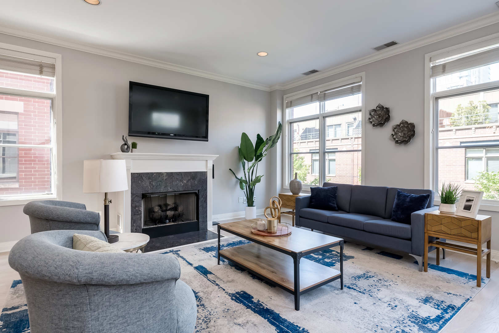 550 W Fulton Street 301