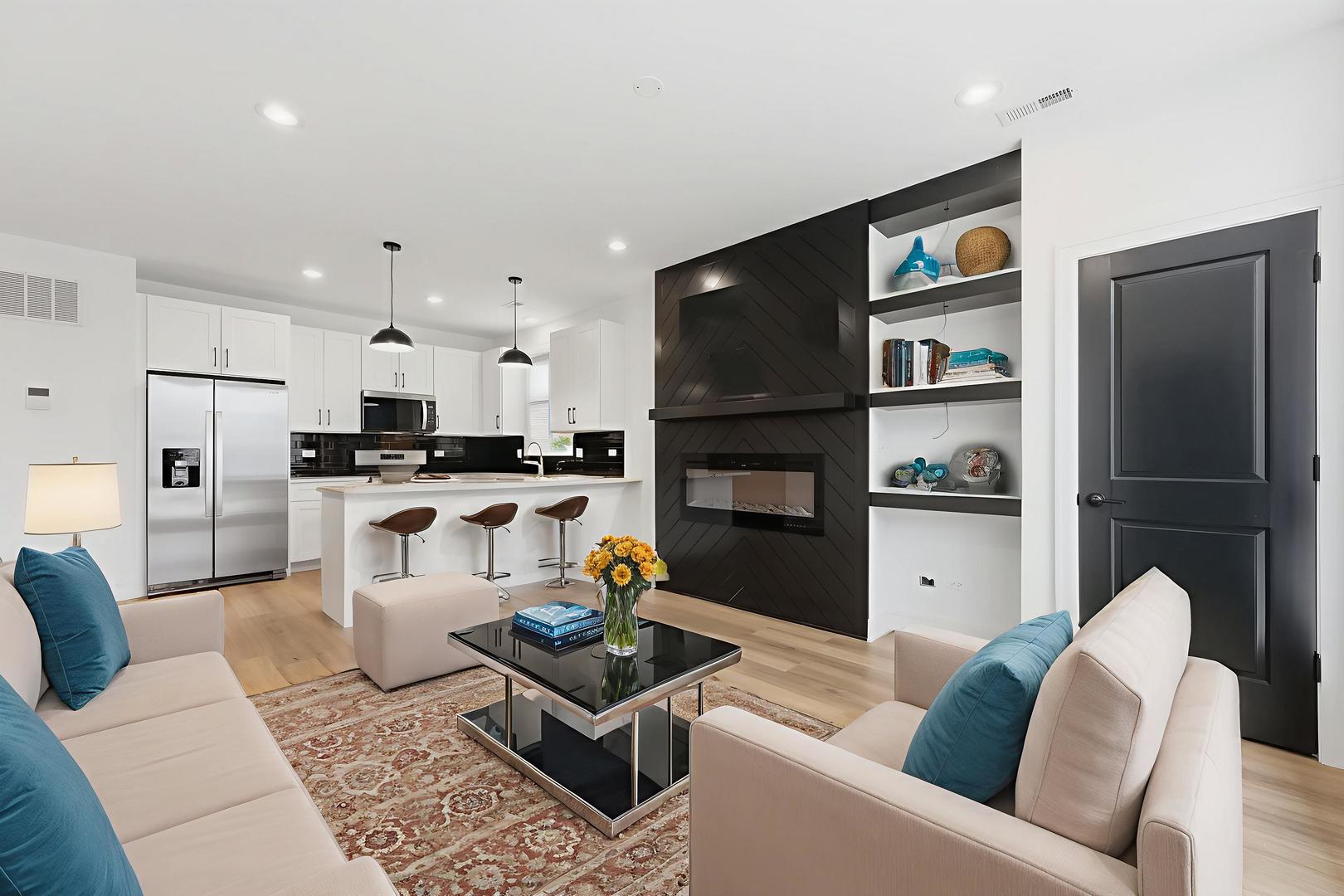 3900 S Lake Park Avenue 1