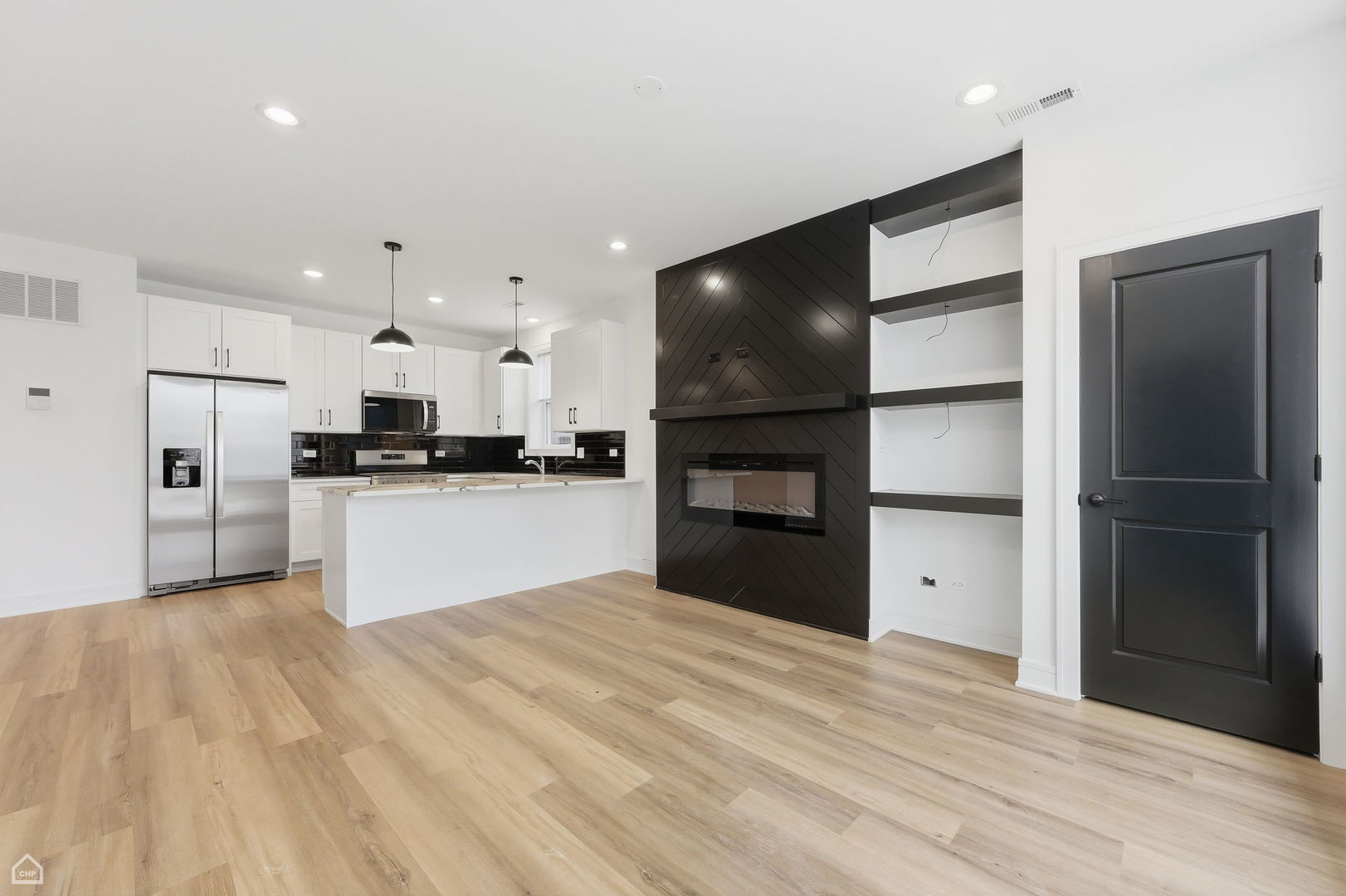 3900 S Lake Park Avenue 1