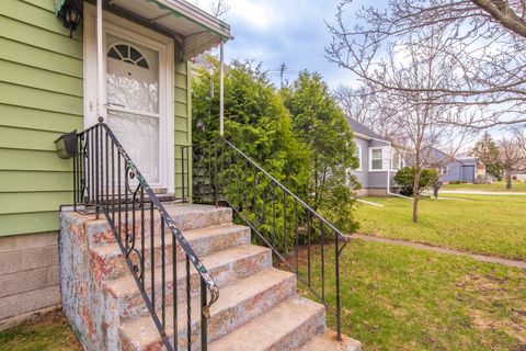 Tiny photo for 17949 Escanaba Avenue, Lansing, IL 60438 (MLS # 12605355)