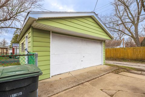 Tiny photo for 17949 Escanaba Avenue, Lansing, IL 60438 (MLS # 12605355)