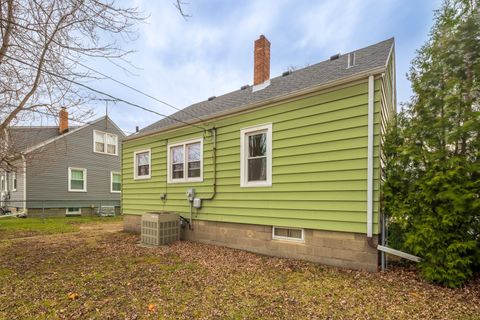 Tiny photo for 17949 Escanaba Avenue, Lansing, IL 60438 (MLS # 12605355)