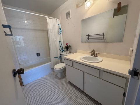 Tiny photo for 1415 E Central Road #301A, Arlington Heights, IL 60005 (MLS # 12481997)