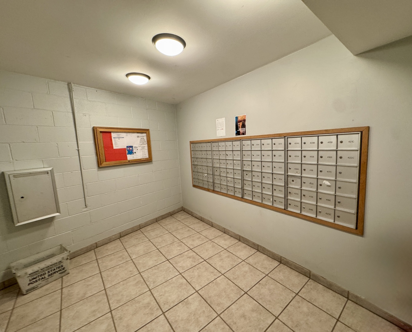 Arlington Heights, Illinois 60005, United States, 2 Bedrooms Bedrooms, ,2 BathroomsBathrooms,Residential,Active,218272