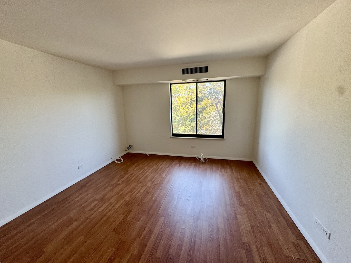 Arlington Heights, Illinois 60005, United States, 2 Bedrooms Bedrooms, ,2 BathroomsBathrooms,Residential,Active,218272