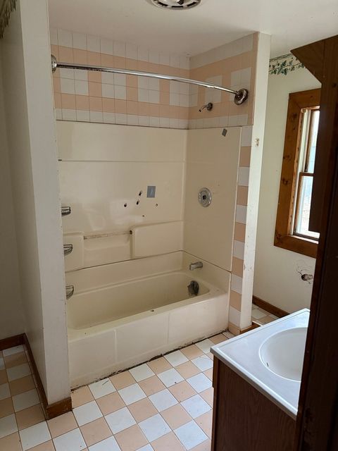 Tiny photo for 393 N 6th Avenue, Kankakee, IL 60901 (MLS # 12494539)