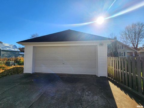 Tiny photo for 122 W SOUTH Street, Geneseo, IL 61254 (MLS # QC4269419)