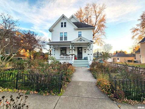 Photo of 122 W SOUTH Street, Geneseo, IL 61254 (MLS # QC4269419)