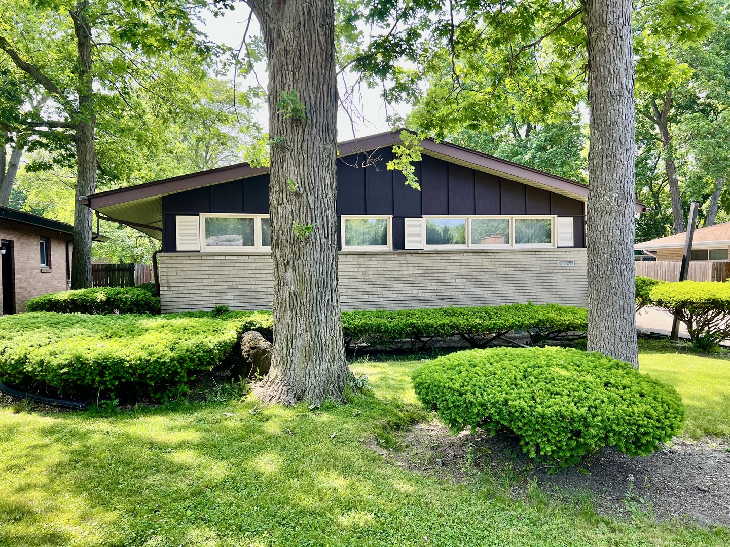 336 Flossmoor Avenue