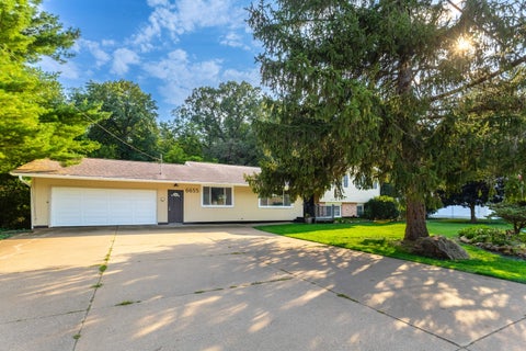 Tiny photo for 6655 Crow Creek Road, Bettendorf, IA 52722 (MLS # 12665741)