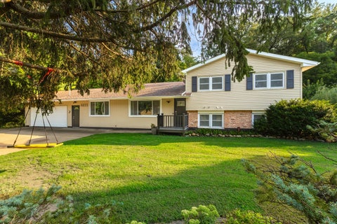 Tiny photo for 6655 Crow Creek Road, Bettendorf, IA 52722 (MLS # 12665741)