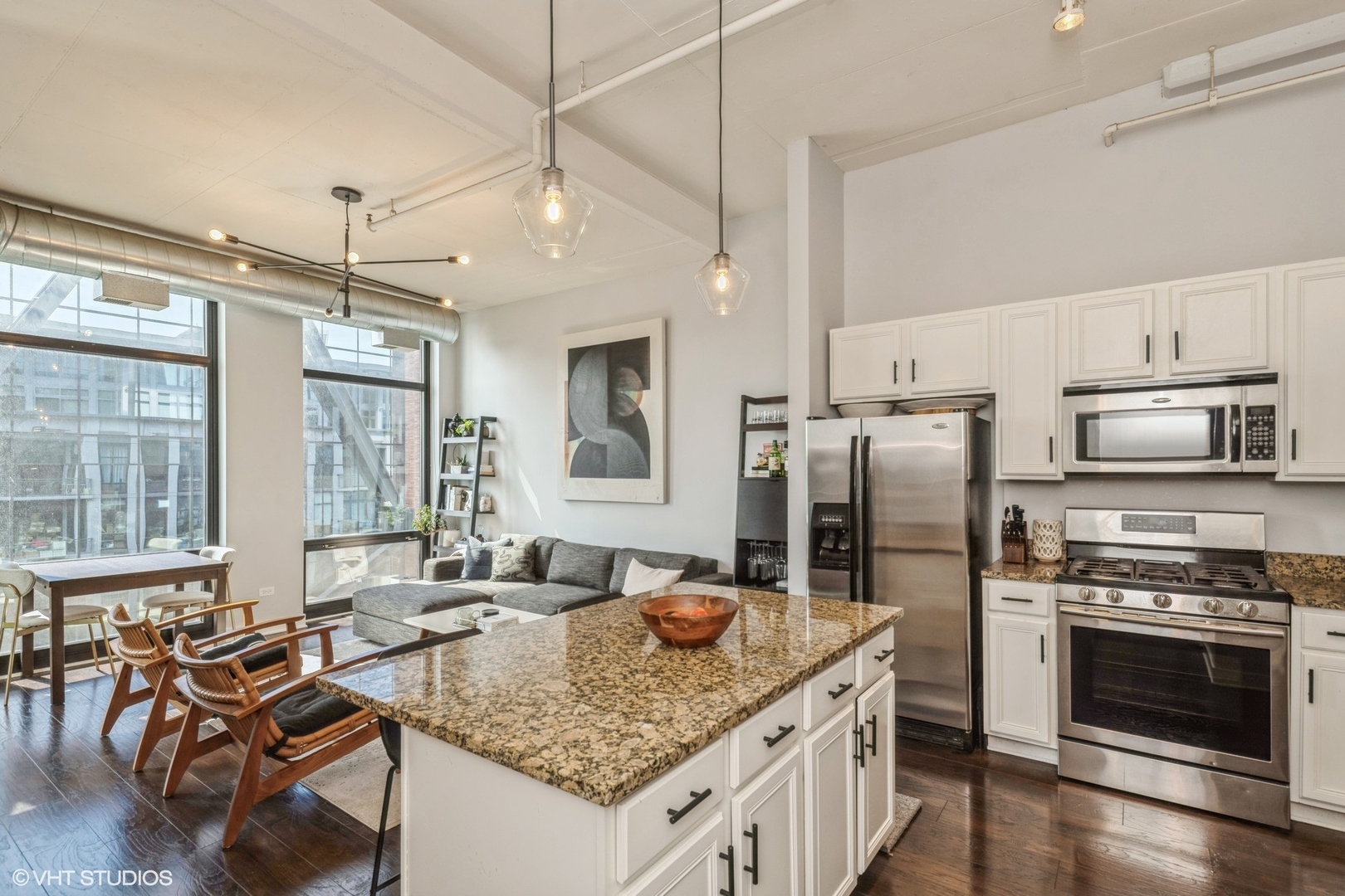 740 W Fulton Street 1306