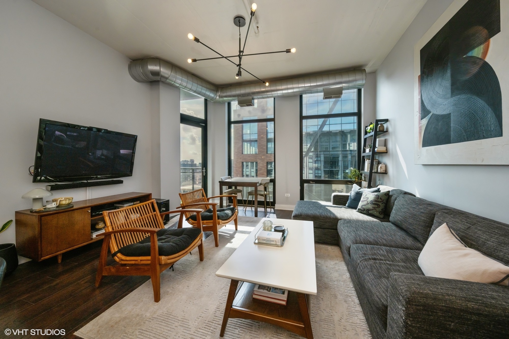 740 W Fulton Street 1306