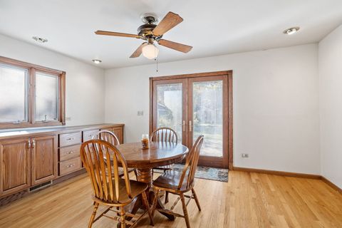 Tiny photo for 210 N Grant Street, Westmont, IL 60559 (MLS # 12506037)