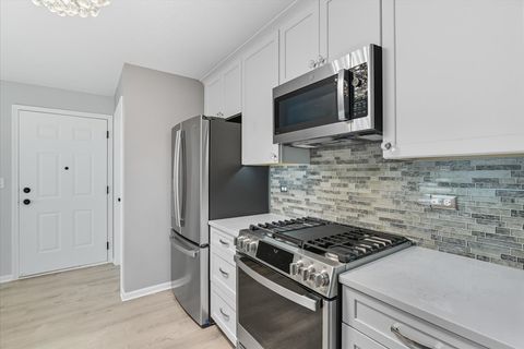 Tiny photo for 6877 W Mount Vernon Court #4-A, Gurnee, IL 60031 (MLS # 12474454)