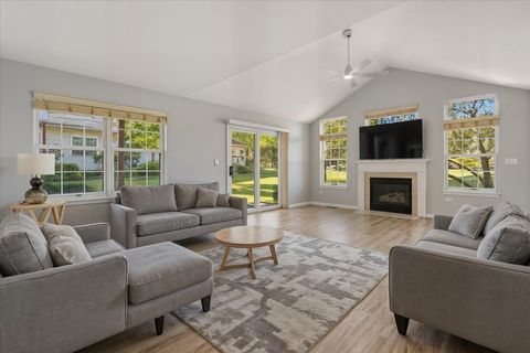 Tiny photo for 6877 W Mount Vernon Court #4-A, Gurnee, IL 60031 (MLS # 12474454)
