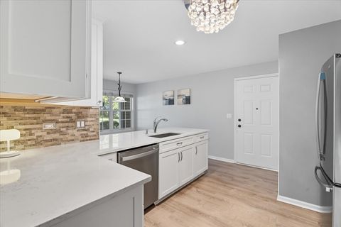 Tiny photo for 6877 W Mount Vernon Court #4-A, Gurnee, IL 60031 (MLS # 12474454)