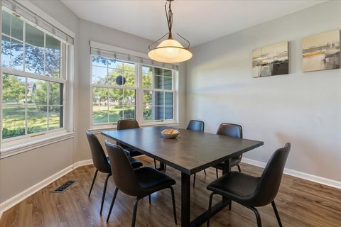 Tiny photo for 6877 W Mount Vernon Court #4-A, Gurnee, IL 60031 (MLS # 12474454)