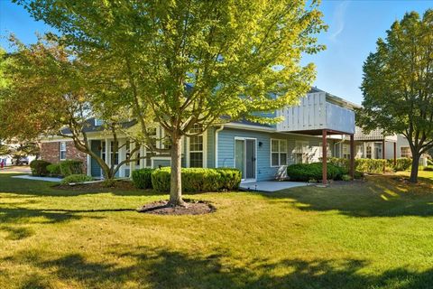 Tiny photo for 6877 W Mount Vernon Court #4-A, Gurnee, IL 60031 (MLS # 12474454)